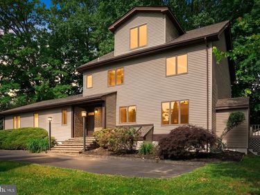 90 HOOVER AVENUE, LAWRENCE TOWNSHIP, NJ 08648