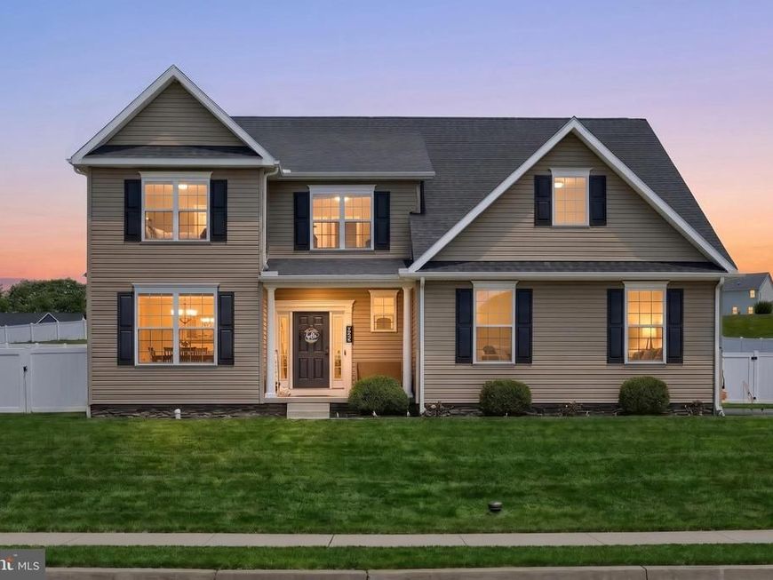 925 Ripple Drive, Hanover, PA 17331 Main Photo