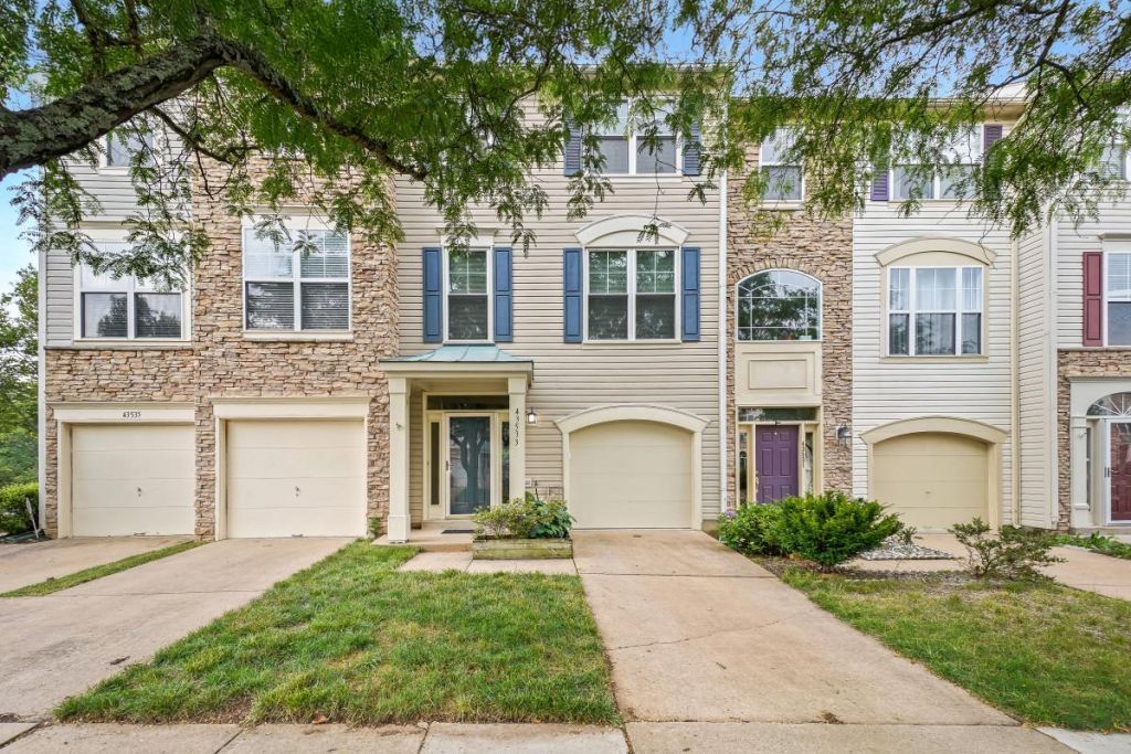 43533 Laidlow Street, Chantilly, VA 20152 Main Photo