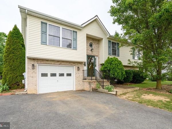 73 PARAGON DRIVE, BUNKER HILL, WV 25413