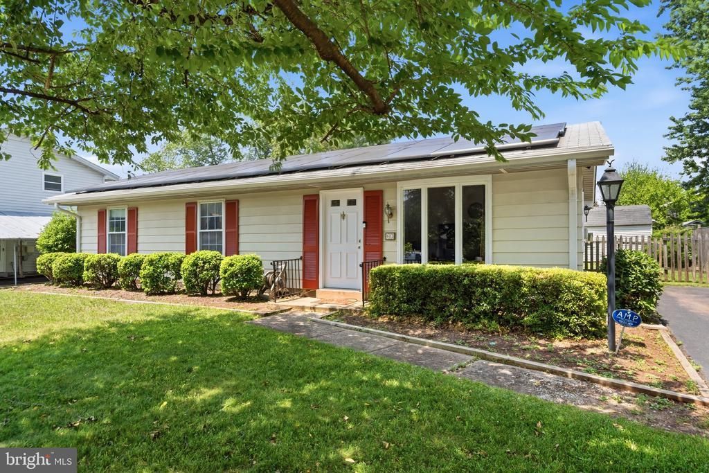813 N Argonne Avenue, Sterling, VA 20164 Main Photo