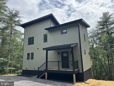 64 ELM COURT , BASYE, VA 22810