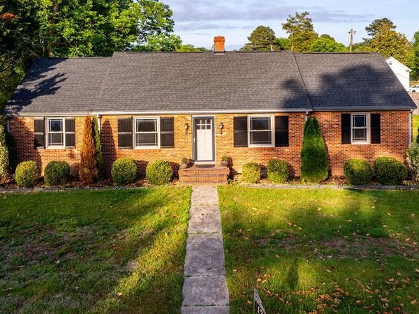 17 2ND AVENUE , KILMARNOCK, VA 22482