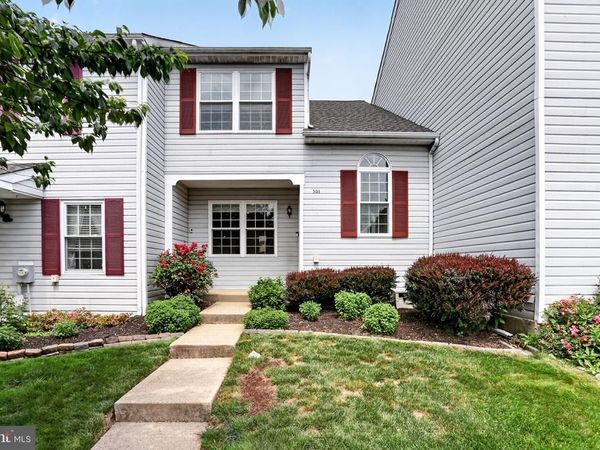 501 SOMERSET COURT , LANSDALE, PA 19446
