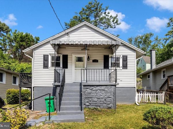 1215 NOVA AVENUE , CAPITOL HEIGHTS, MD 20743