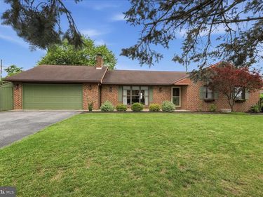 482 STARR AVENUE, CHAMBERSBURG, PA 17202