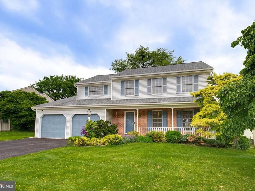306 Laurel Oak Ln, Lancaster, PA 17602 Main Photo