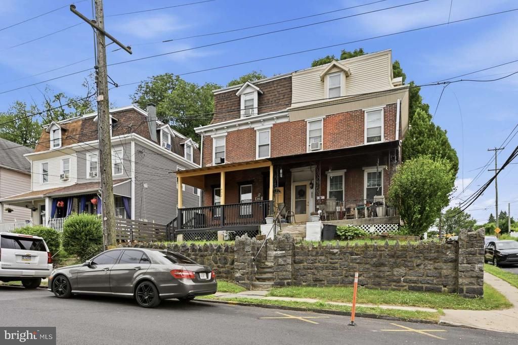 402 Poplar Street , Darby, PA 19023 Main Photo