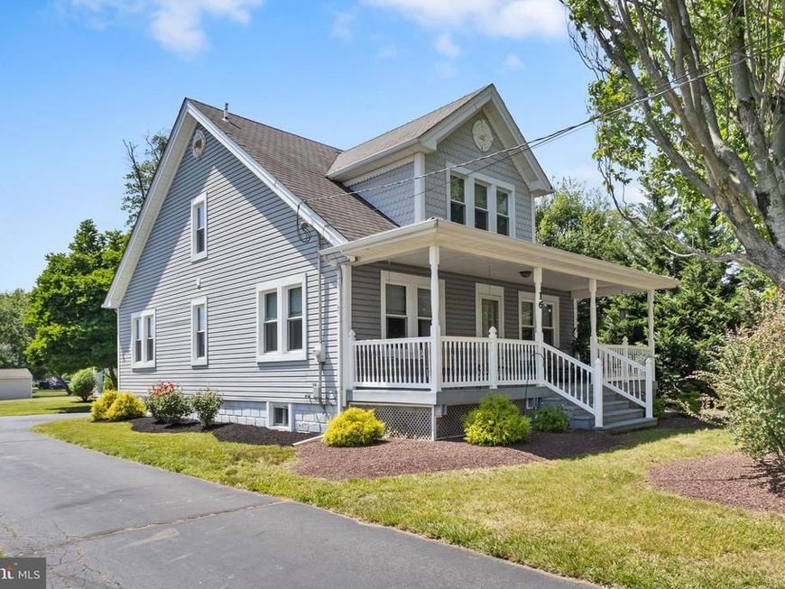 16 Holloway Lane, Bordentown, NJ 08505 Main Photo