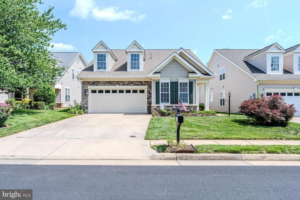 13728 Fieldstone Way, Gainesville, VA 20155 Main Photo