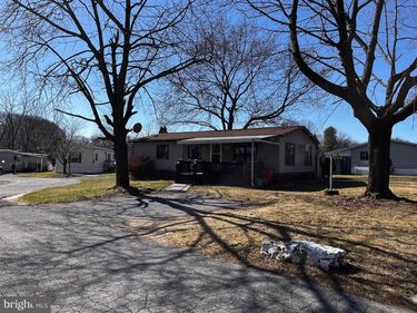 8955 BREINIG RUN CIRCLE, BREINIGSVILLE, PA 18031