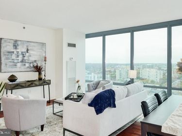 2101 MARKET STREET , Unit 3307, PHILADELPHIA, PA 19103
