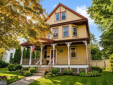 814 N PENNSYLVANIA AVENUE, MORRISVILLE, PA 19067