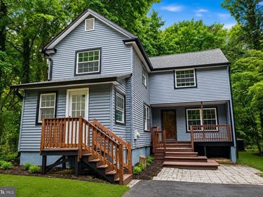 227 W FERRY ROAD, YARDLEY, PA 19067
