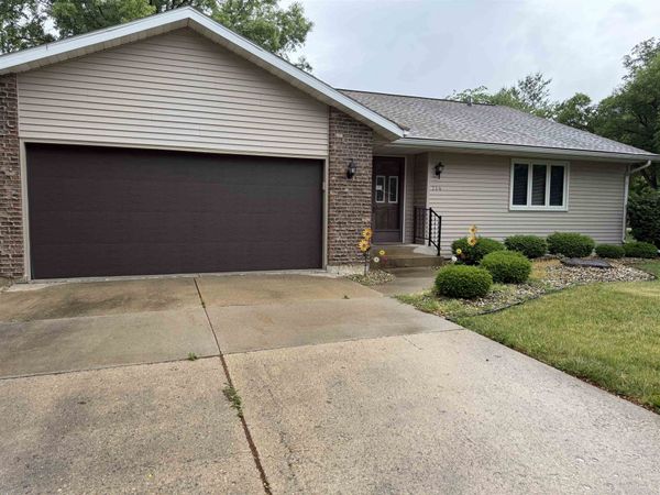 714 Quail Ridge Drive, FREEPORT, IL 61032