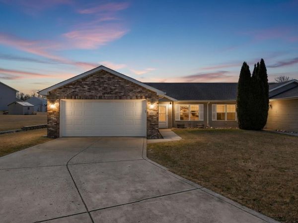 4401 W 73rd Court , Merrillville, IN 46410