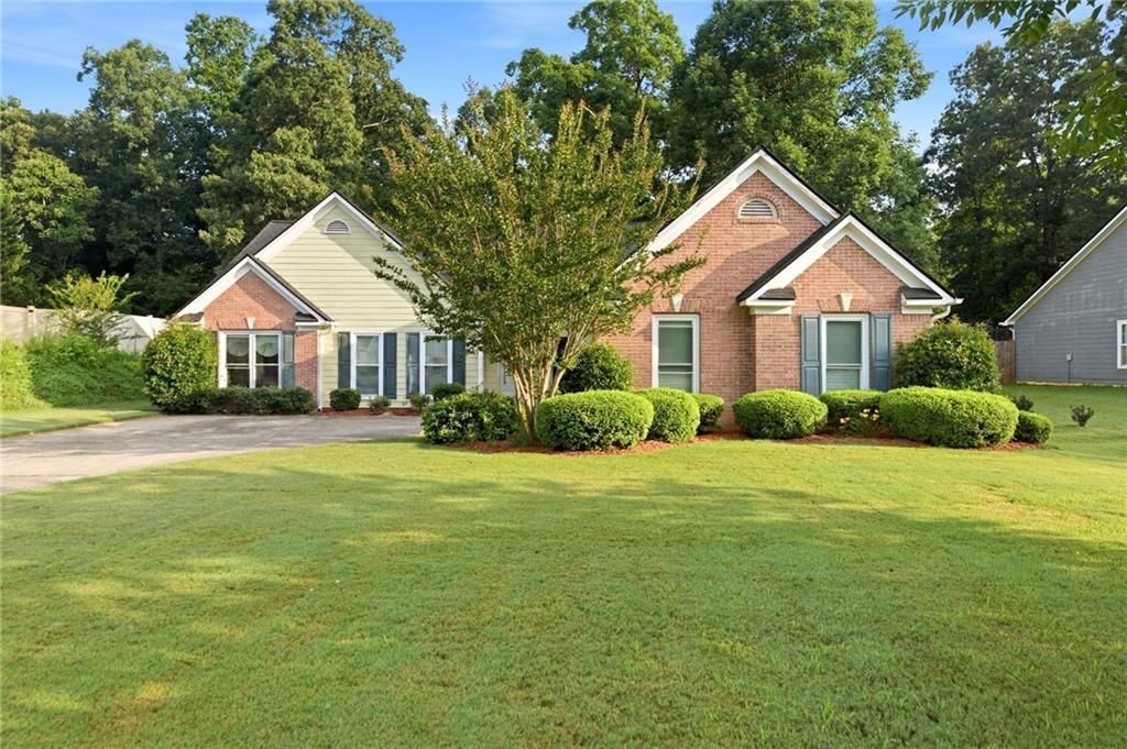 5603 Newberry Point Drive, Flowery Branch, GA 30542 Main Photo