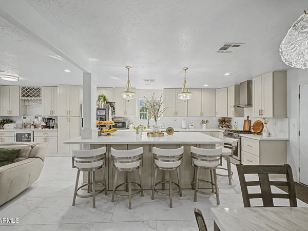 3201 W WILLOW Avenue, Phoenix, AZ 85029