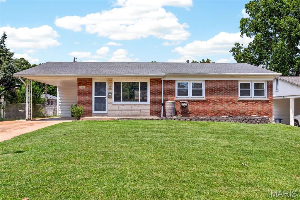 4849 Mohegan Drive , Saint Louis, MO 63123 Main Photo