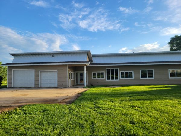 2144 230th Avenue, Milford, IA 51351