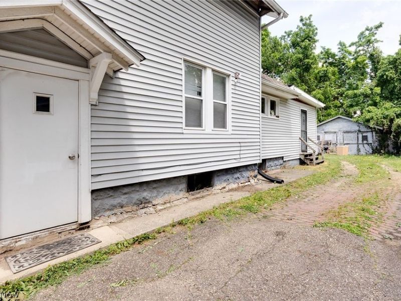 717 Fern Street, Akron, OH 44307 Photo 14
