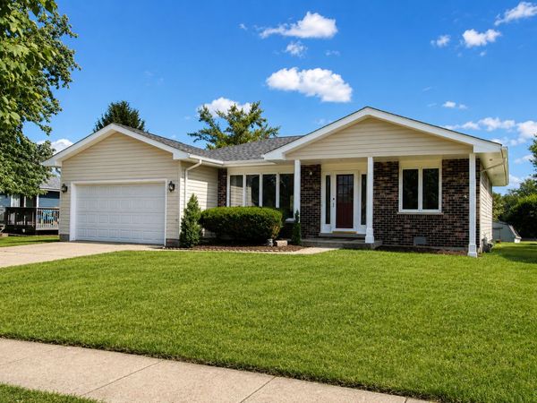 5111 Springdale Lane, McHenry, IL 60050