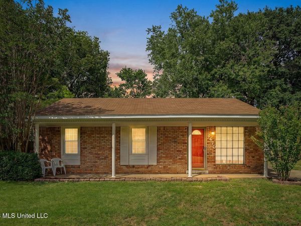 8476 W Southaven Circle, Southaven, MS 38671