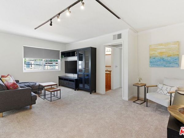 1015 E Spazier Avenue, Unit 205, Burbank, CA 91502