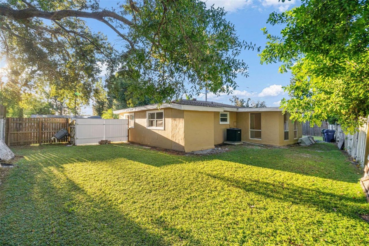 2913 Mcintosh Road, Sarasota, FL 34232 Photo