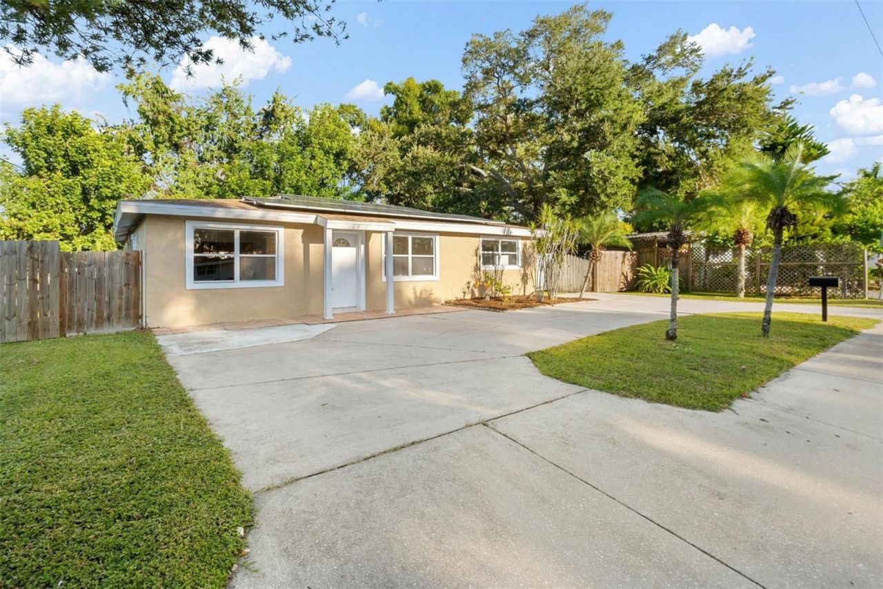 2913 Mcintosh Road, Sarasota, FL 34232 Photo