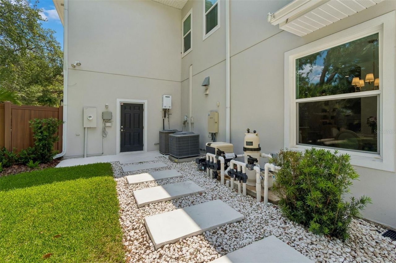 4601 S Esperanza Avenue, Tampa, FL 33611 Photo