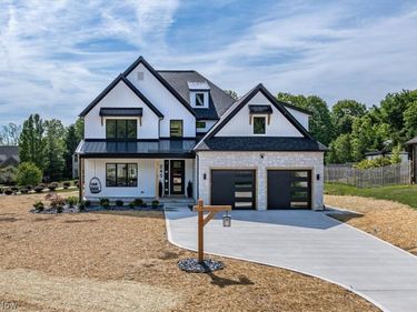 245 Somerset Drive, Hinckley, OH 44233