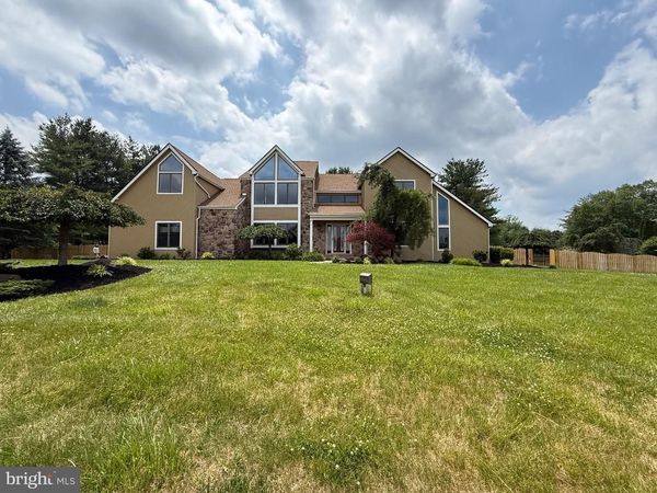 112 BOBBIE DRIVE, IVYLAND, PA 18974
