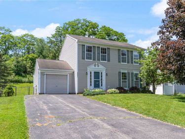 3331 Eagles Roost Lane , Macedon, NY 14502