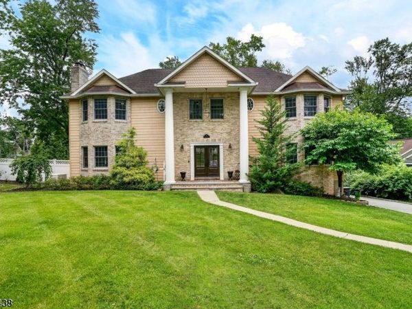 28 Fairview Dr, East Hanover, NJ 07936