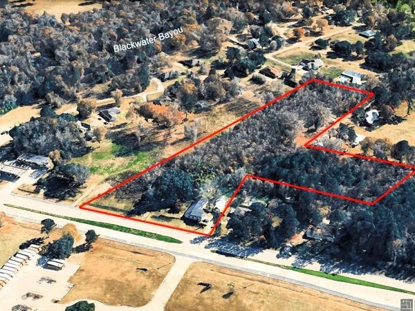 9406 Hooper Rd, Central, LA 70818