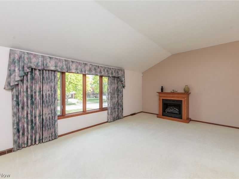 2207 Jacqueline Drive, Parma, OH 44134 Photo 6