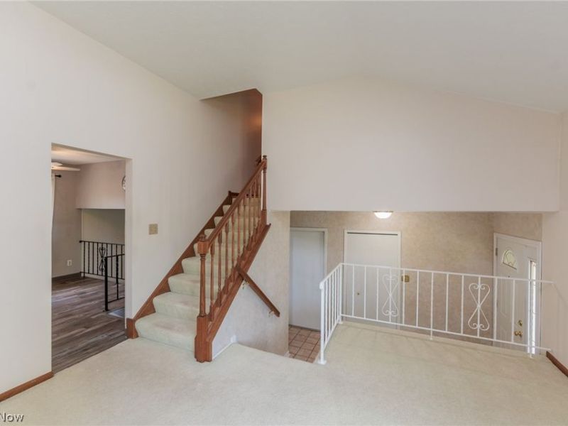 2207 Jacqueline Drive, Parma, OH 44134 Photo 8