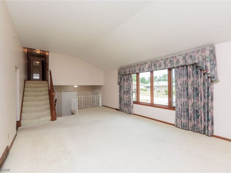 2207 Jacqueline Drive, Parma, OH 44134 Photo 9
