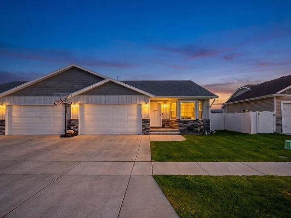 1083 Pinewood, Chubbuck, ID 83202