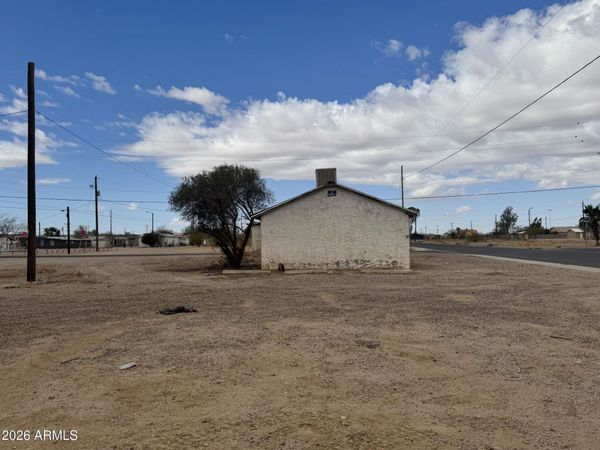 327 W DR MARTIN LUTHER KING Street, Eloy, AZ 85131