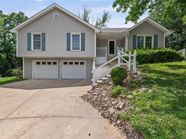 6215 NW 65th Street, Kansas City, MO 64151