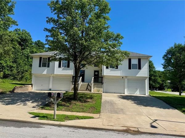 2700-2702 NW 69TH Terrace, Kansas City, MO 64151