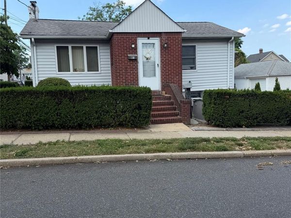81 81 Avenue , Westbury, NY 11590
