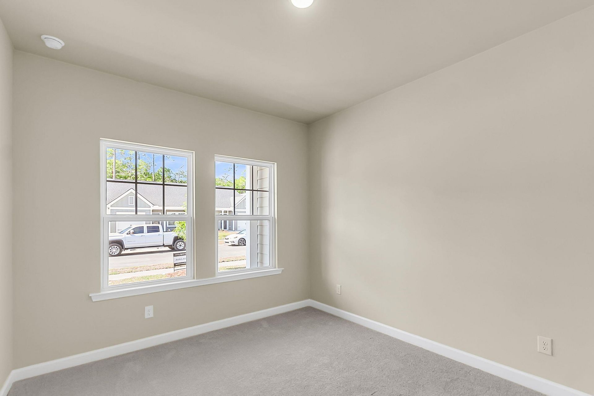 5054 Blackberry Lane Photo 15