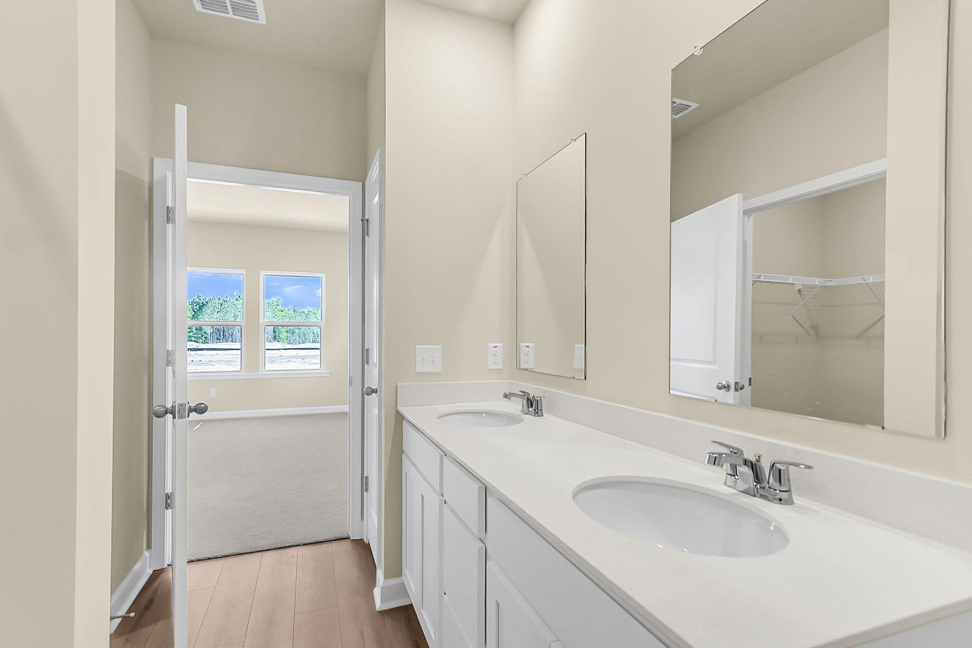 5054 Blackberry Lane Photo 31