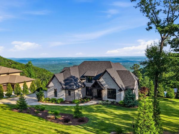 8008 Mountain Laurel Trail , Signal Mountain, TN 37377