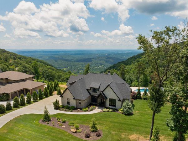8008 Mountain Laurel Trail, Signal Mountain, TN 37377