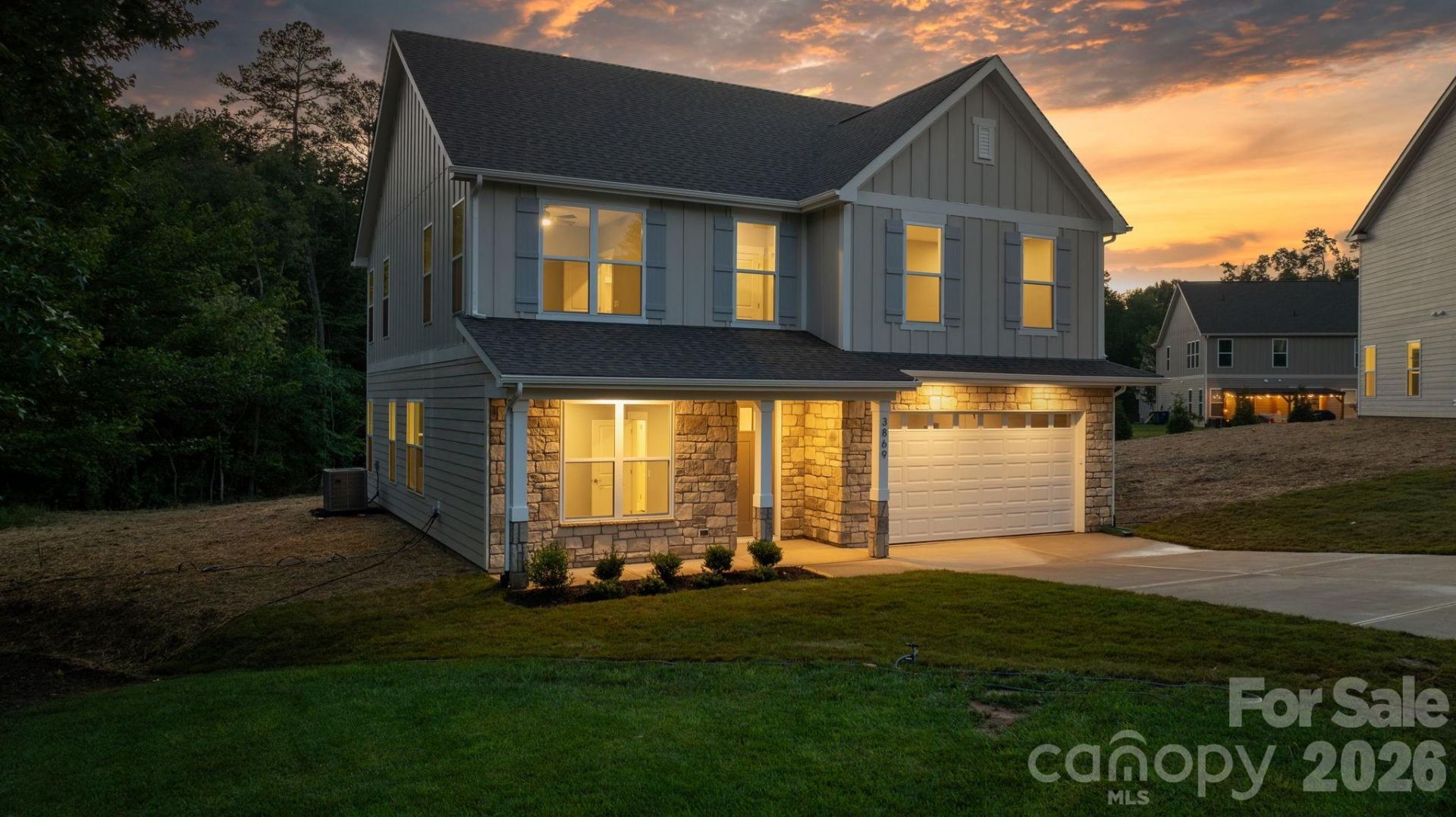 3869 12th Street Court Ne, Hickory, NC 28601 Main Photo