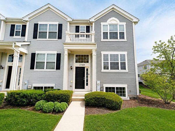 1709 Windward Drive , Pingree Grove, IL 60140